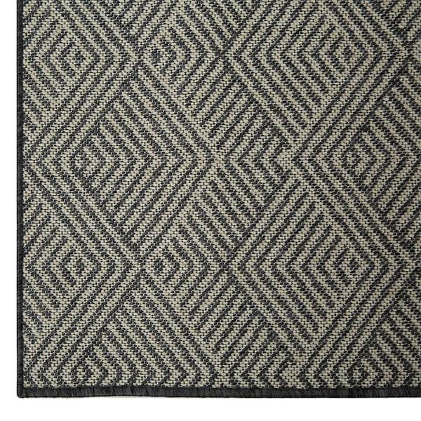 Hampton Bay Black/Ivory Zig Zag 6 ft. x 9 ft. Indoor/Outdoor Area