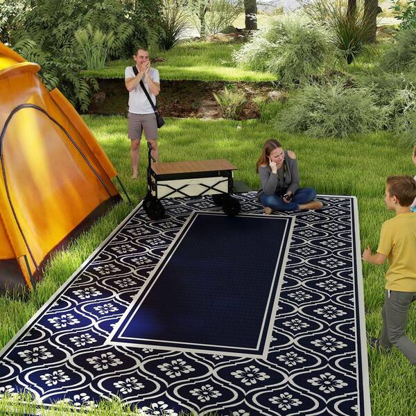 Outsunny - Blue and White Gourd Border 9 ft. x 18 ft. Waterproof Plastic Straw Floor Mat Large Reversible Outdoor Rug Area Rug