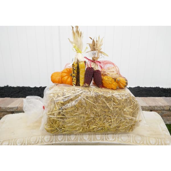 Decorative Straw Bales: 8 Hay Bale Decorating Ideas