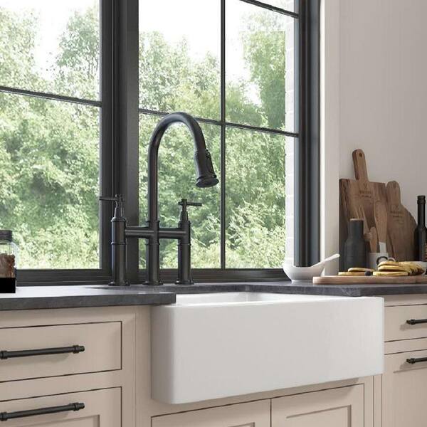 https://images.thdstatic.com/productImages/7d05ddda-f263-4f9f-b49f-0542bd0c21c6/svn/matte-black-magic-home-pull-down-kitchen-faucets-928-thsp002mb-31_600.jpg