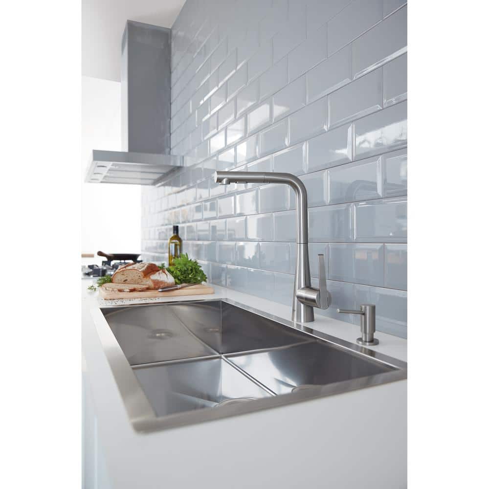 Stainless Steel Modern Pull-Out Spray Kitchen Faucet