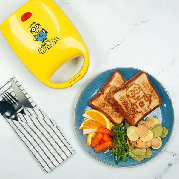 Uncanny Brands Minions Yellow 520-Watt Single Sandwich Maker PP2