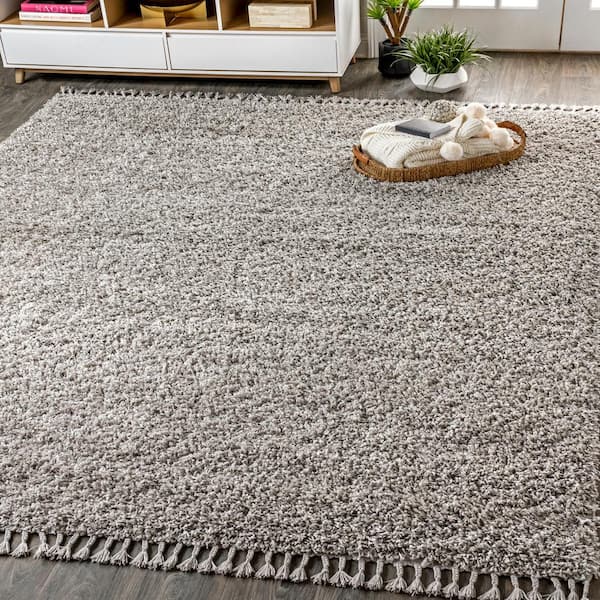 JONATHAN Y Mercer Shag Plush Tassel Grey 5 ft. x 8 ft. Area Rug
