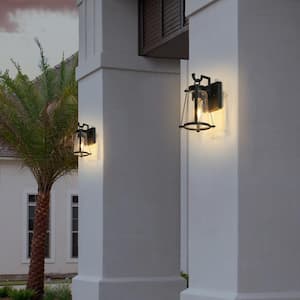 Modern Black Outdoor Wall Lantern, 1-Light Classic Industrial Outdoor Wall Sconce Light with Clear Glass Shade