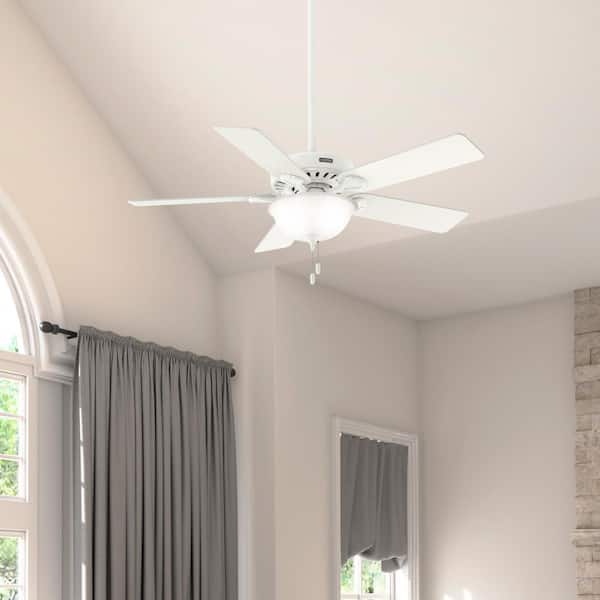 Hunter Pro's Best 52 in. Indoor Fresh White Ceiling Fan with Light Kit Included