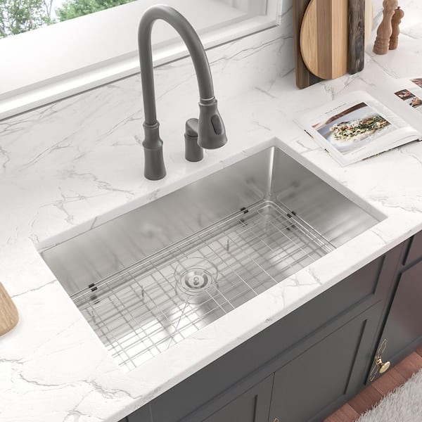 https://images.thdstatic.com/productImages/7d99714f-f142-4a2b-a14b-611b72d5b77d/svn/stainless-steel-brushed-undermount-kitchen-sinks-al-3219txr-c3_600.jpg