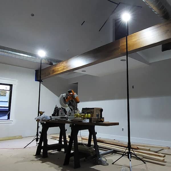 STKR 10 ft. Extension Telescoping Area Light - 2600 Lumens STKR 10 ft. Extension Telescoping Area Light - 2600 Lumens