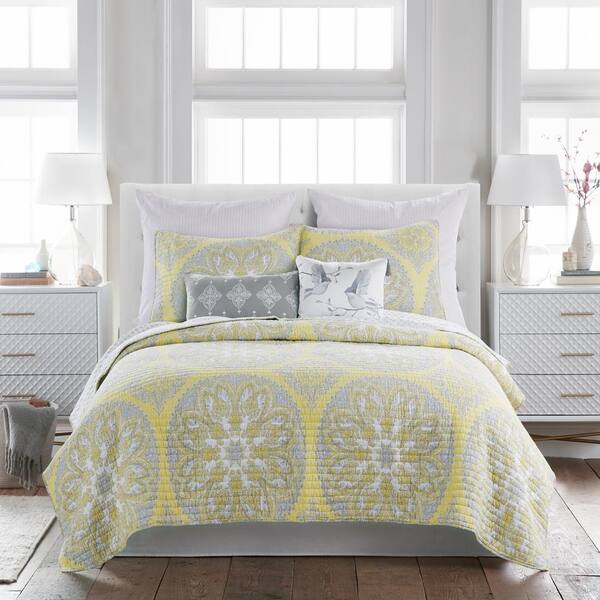 LEVTEX HOME Enzo 3-Piece Yellow, Grey Medallion Cotton King/Cal King Quilt Set