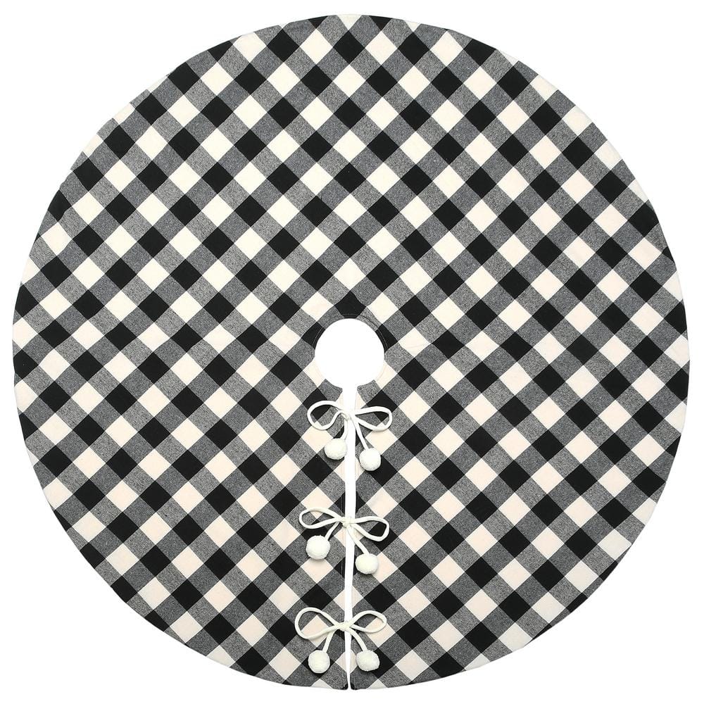 Black and white shop checkered tree skirt