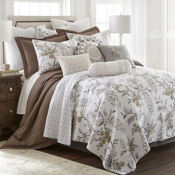 LEVTEX HOME Pisa 3-Piece Grey, Taupe, White Floral Cotton King/Cal King Quilt Set