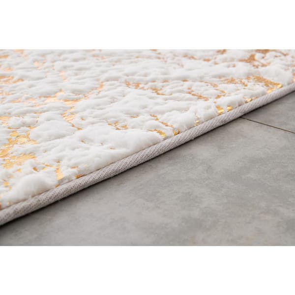 Lily Luxury White Gilded 5 ft. x 7 ft. Chinchilla Faux Fur Rectangular Area Rug