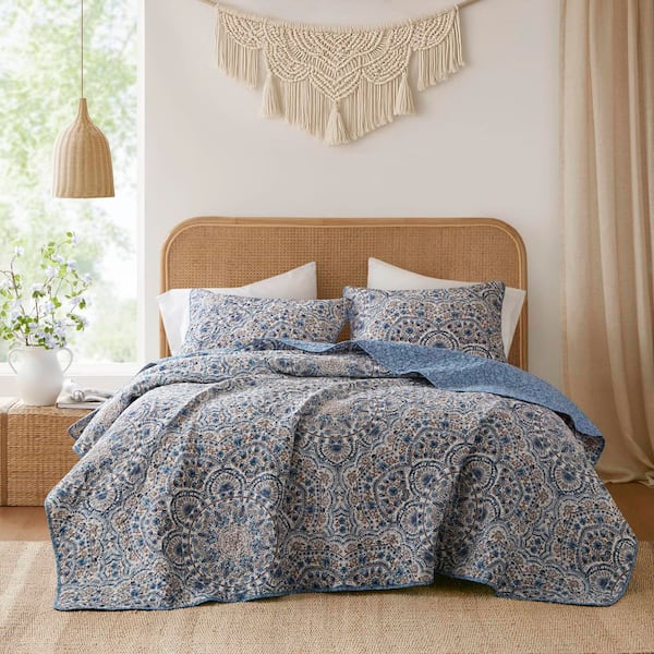 Valerie 3-Piece Blue Polyester King Boho Floral Reversible Quilt