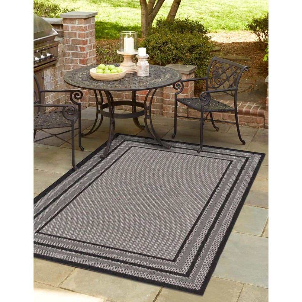 Versatile Gray Outdoor 3'3" x 5'1" Rectangular Synthetic Rug