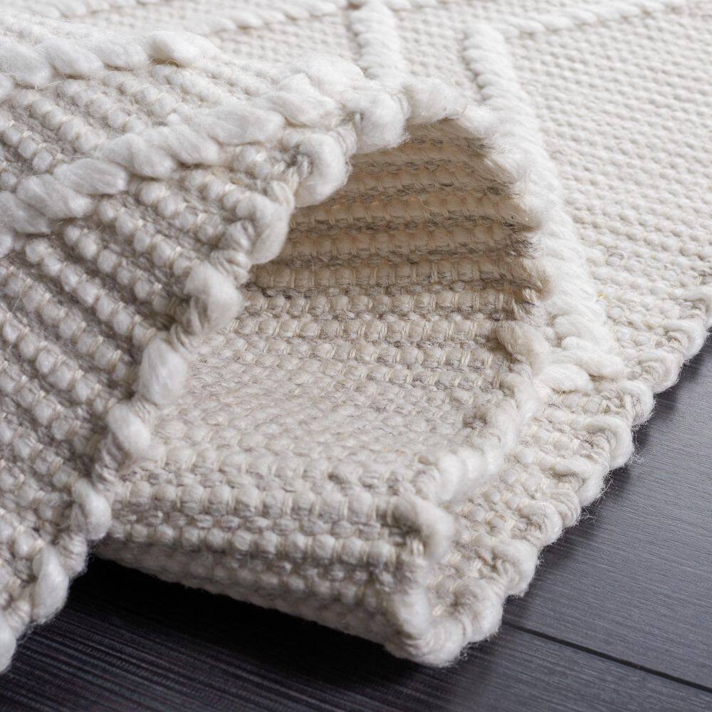 Light Grey and Ivory Handwoven Wool Area Rug, 8' x 10'