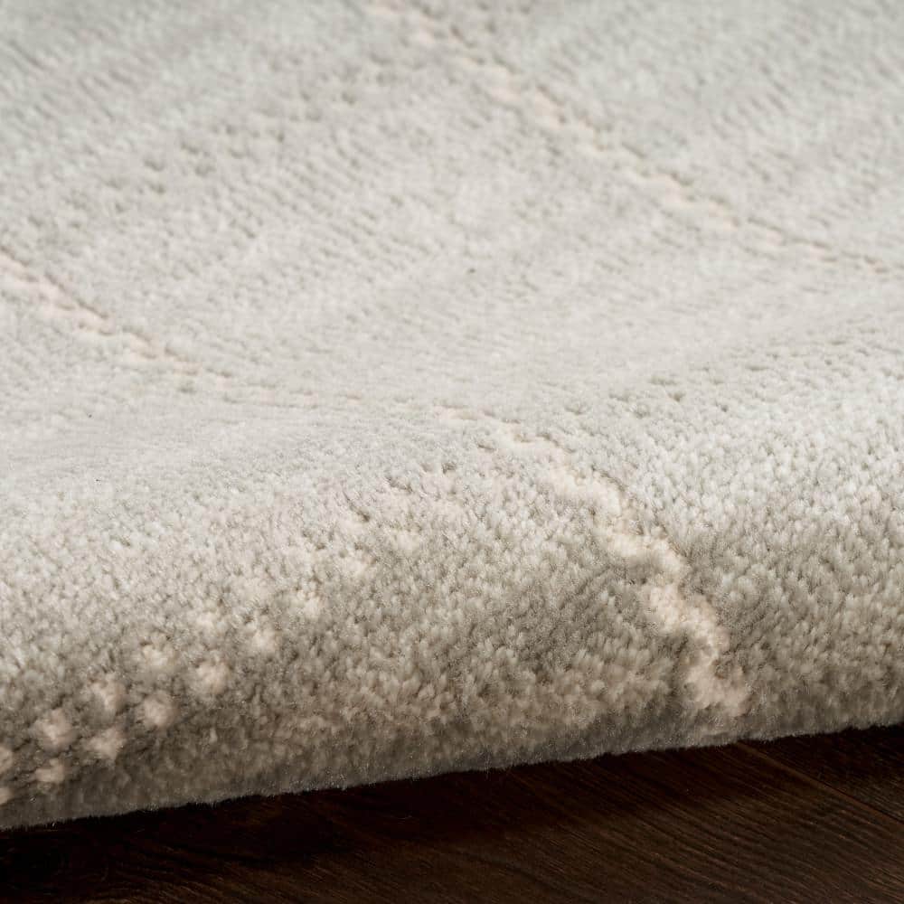 Light Grey Geometric 5' x 7' Synthetic Area Rug