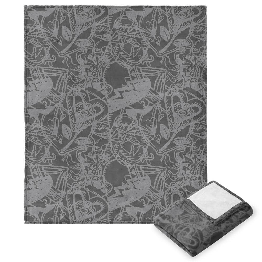THE NORTHWEST GROUP Disney Descend 4 Royal Silk Touch Throw