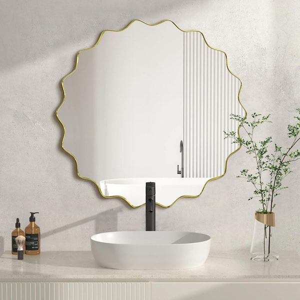 Hochwertiges 27.5 in. W x 27.5 in. H Round Sunburst Wall Mirror Scalloped Decorative Mirror Framed in Gold