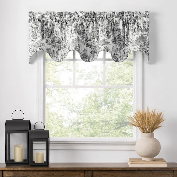 Victoria Park Toile 15 in. L Cotton Scallop Valnce in Black