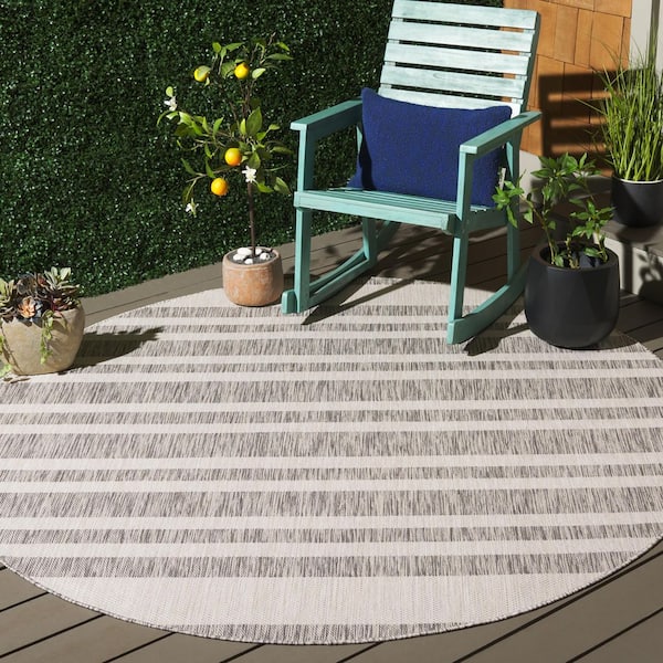 Beach House Gray/Ivory 7 ft. x 7 ft. Striped Distressed Indoor/Outdoor Round Area Rug