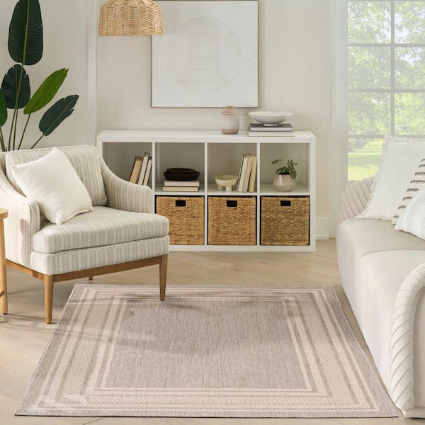 Horizon Grey 5 ft. x 7 ft. Indoor/Outdoor Bordered Contemporary Area Rug