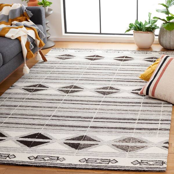 Ebony 4 ft. x 6 ft. Ivory/Gray Tribal Area Rug