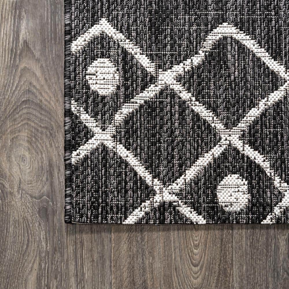 Black and Ivory Geometric Bohemian Indoor/Outdoor Rug