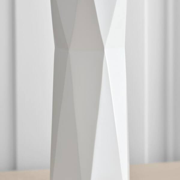 SCOTT LIVING - Fernwood 26 .5 in. Gloss White Medium Table Lamp with White Linen Fabric Shade
