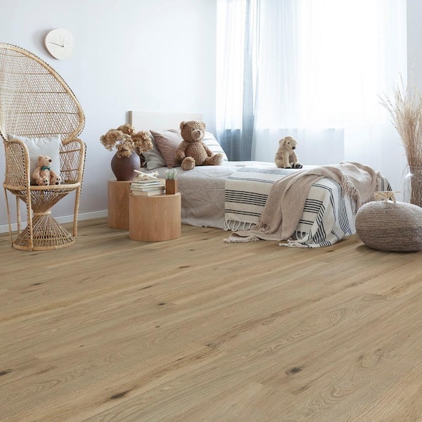 Selkirk Swift Wakefield Oak 5/8 in. T x 7.5 in. W Tongue and Groove Smooth Engineered Hardwood Flooring (31.09 sq. ft. / case)