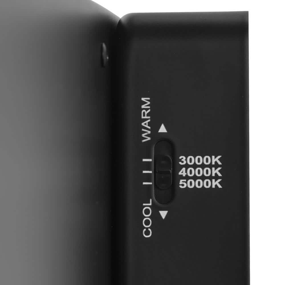 Curvity 24" Matte Black Aluminum LED Vanity Light