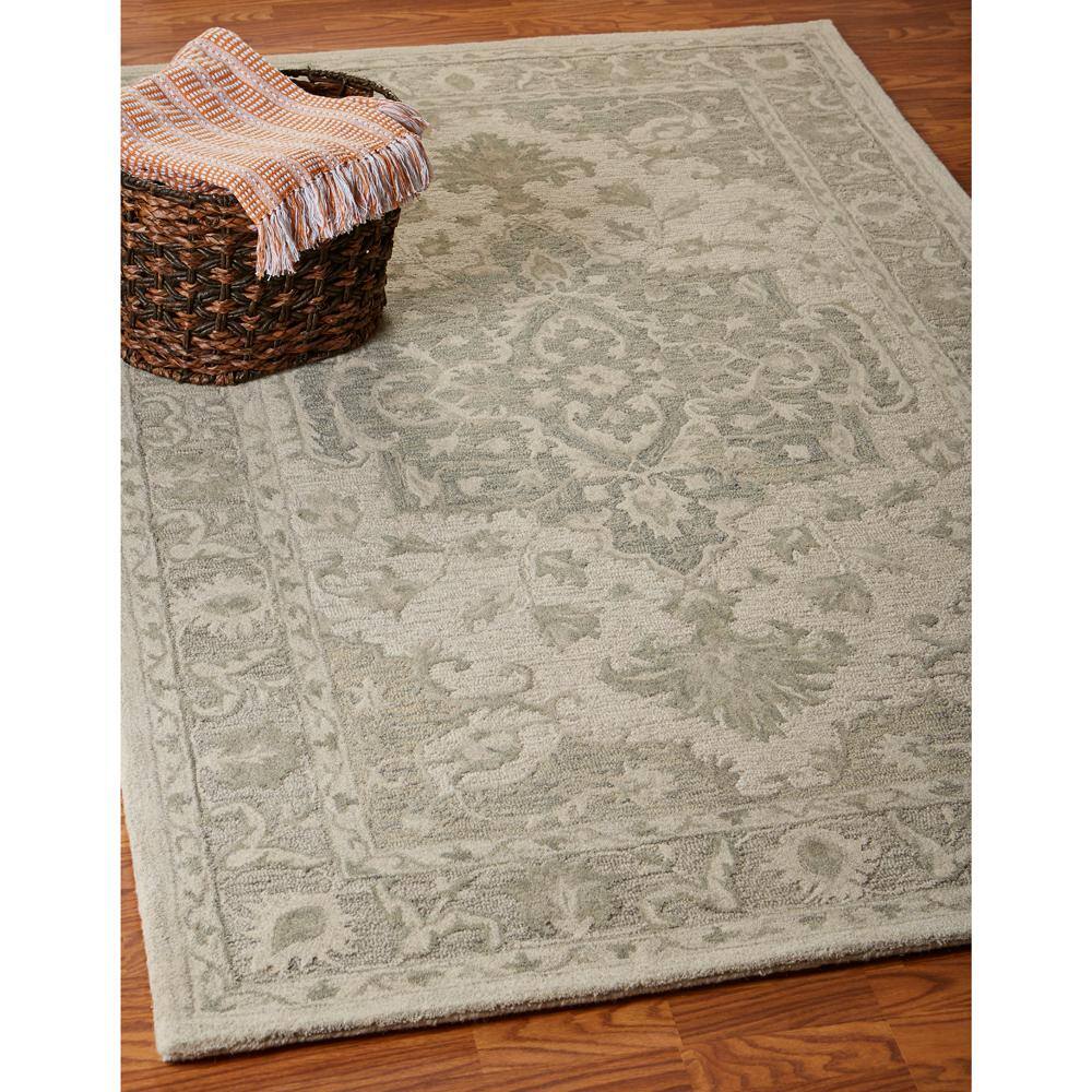Handmade Gray Medallion Tufted Wool Area Rug 5' x 7'
