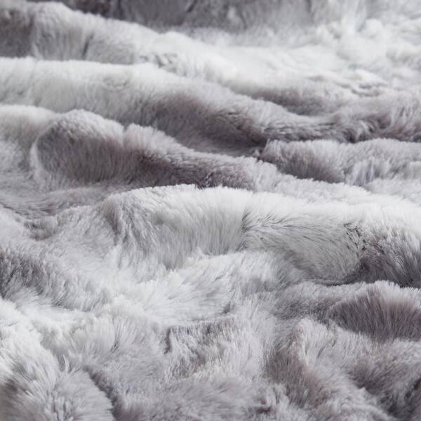 Beautyrest Marselle Grey 50 in. x 64 in. Faux Fur Heated Wrap with Built-In  Controller BR54-2781 - The Home Depot