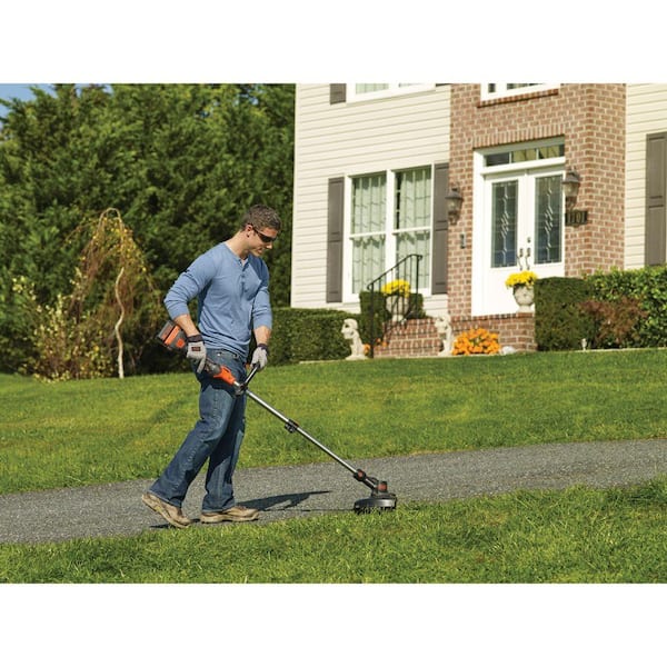 BLACK+DECKER 40V MAX Lithium-Ion Cordless Brushless 13 in. String Grass  Trimmer/Edger w/ 1.5 Ah Battery and Charger LST540 - The Home Depot