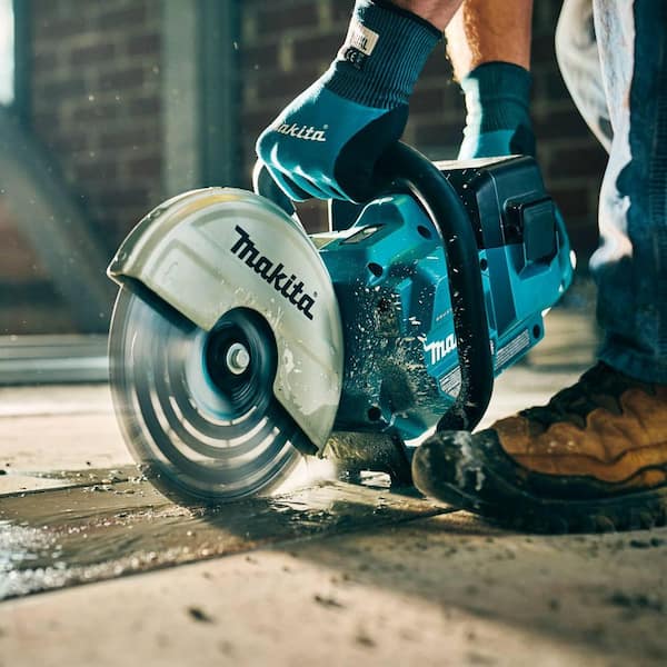 18V X2 (36V) LXT Lithium‑Ion Brushless Cordless 9 in. Power Cutter Kit, with AFT, Electric Brake, 4 Batteries (5.0 Ah)