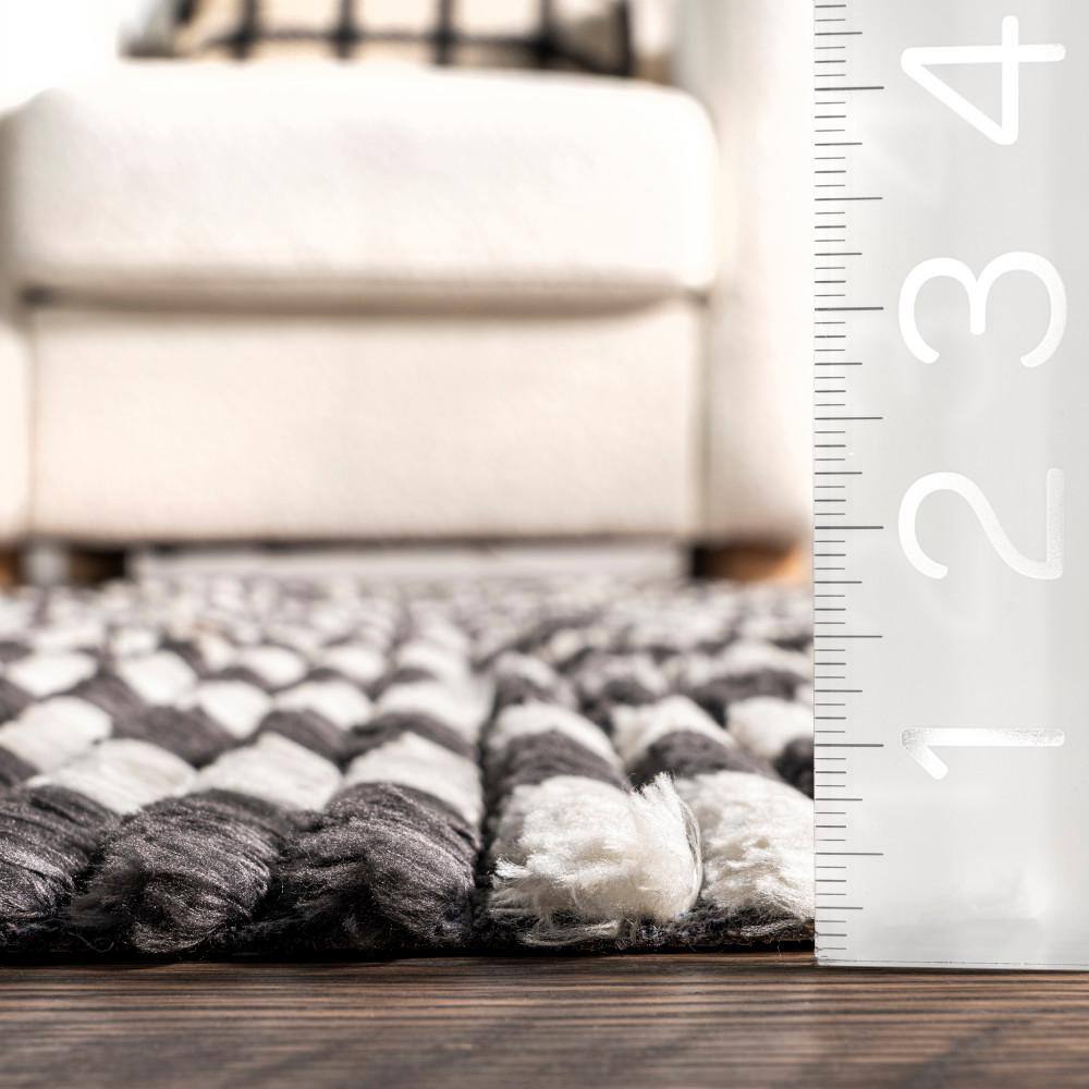 Pania Dark Gray and White Geometric Synthetic 4' x 6' Area Rug