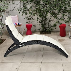1-Piece Foldable Rattan Wicker Patio Outdoor Chaise Lounge Chair with Off-White Cushion