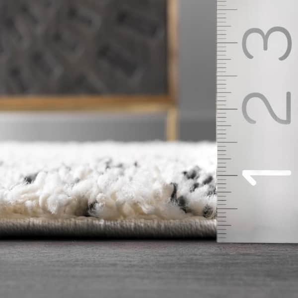nuLOOM Scarlette Abstract Diamond Shag Off White 5 ft. 3 in nuLOOM Scarlette Abstract Diamond Shag Off White 5 ft. 3 in
