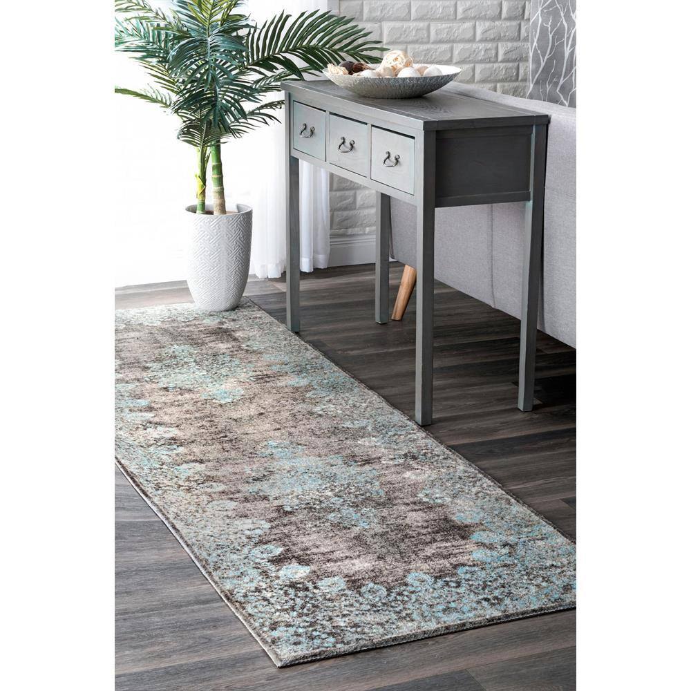 Reversible Gray Medallion 4' x 6' Easy-Care Synthetic Rug