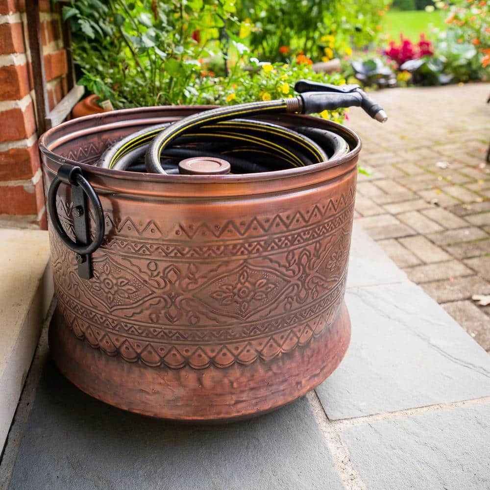 Antique Bronze Embossed Metal Hose Holder with Drain Holes