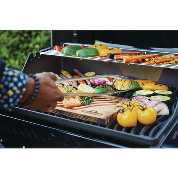 Rogue 425 3-Burner Natural Gas Grill in Black