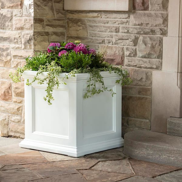 Fairfield 28 in. Square White Polyethylene Planter