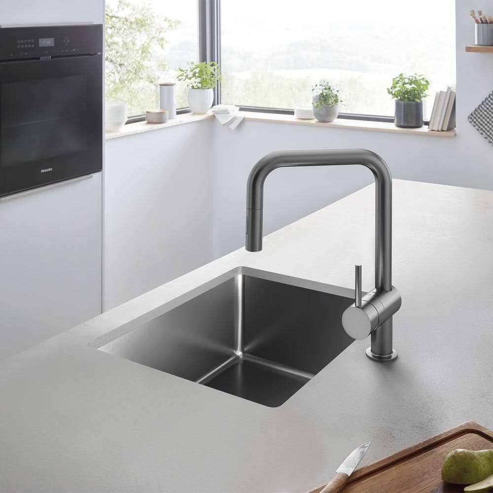 Stainless Steel Modern Pull-Out Spray Kitchen Faucet