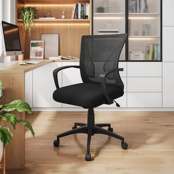 Mesh Adjustable Height Office Chair in Black with Tilt and Armrests
