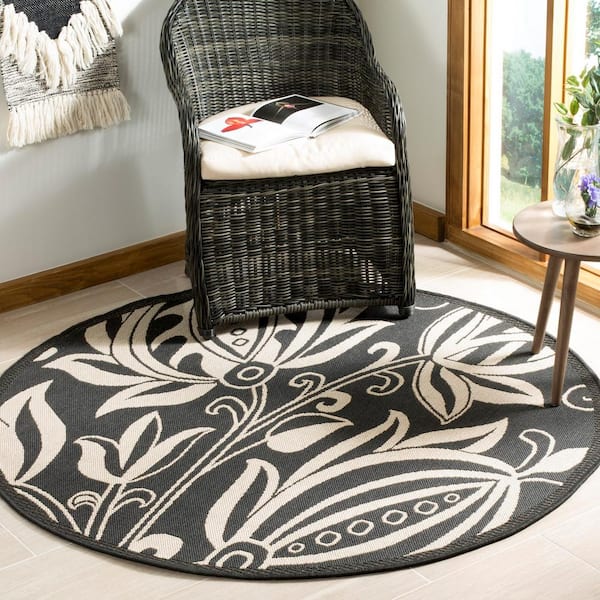 Courtyard Black/Sand 5 ft. x 5 ft. Round Border Indoor/Outdoor Patio  Area Rug