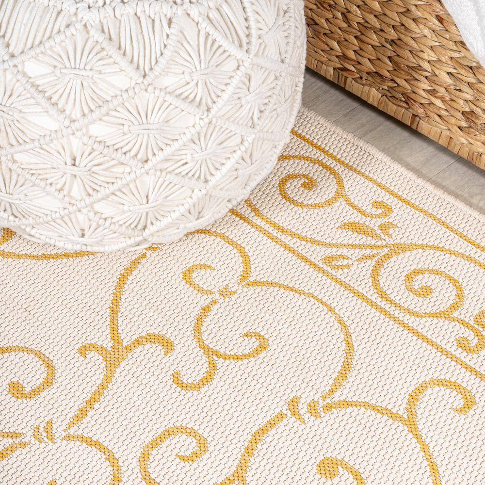 Charleston Vintage Cream/Yellow Square Synthetic Area Rug 5'