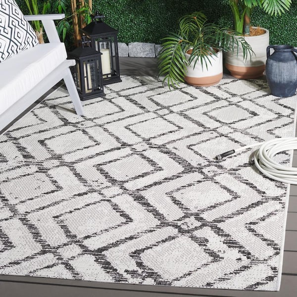 Courtyard Ivory/Black 8 ft. x 10 ft. Diamond Chevron Indoor/Outdoor Area Rug