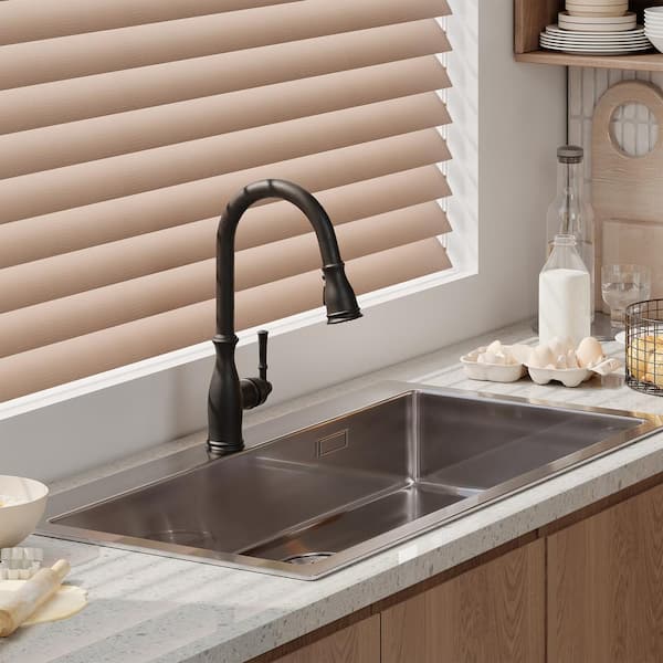 3-Spray Patterns Single Handle Pull Down Sprayer Kitchen Faucet with Deck Plate and Ceramic Cartridge in Matte Black