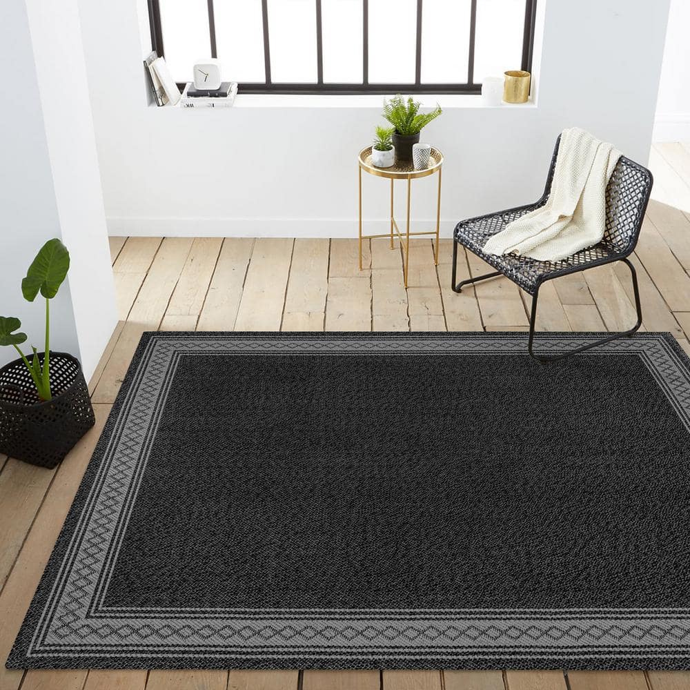 Modern Diamond Geo Black/Gray 8'x10' Reversible Indoor/Outdoor Rug