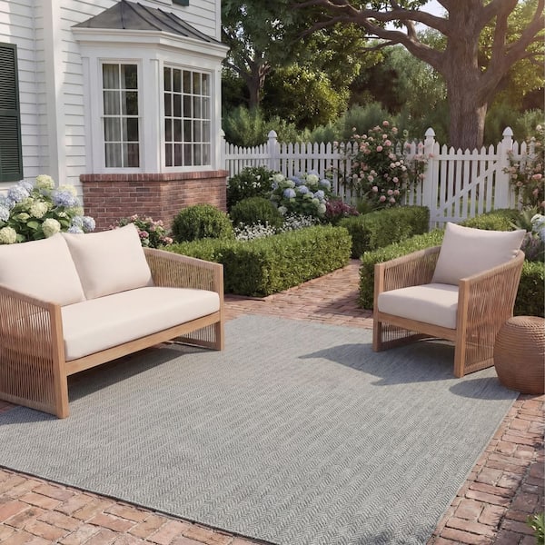 Courtyard Gray/Navy 8 ft. x 11 ft. Geometric Indoor/Outdoor Patio  Area Rug