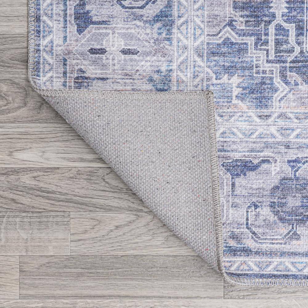 Navy and Cream Medallion 4' x 6' Reversible Washable Rug