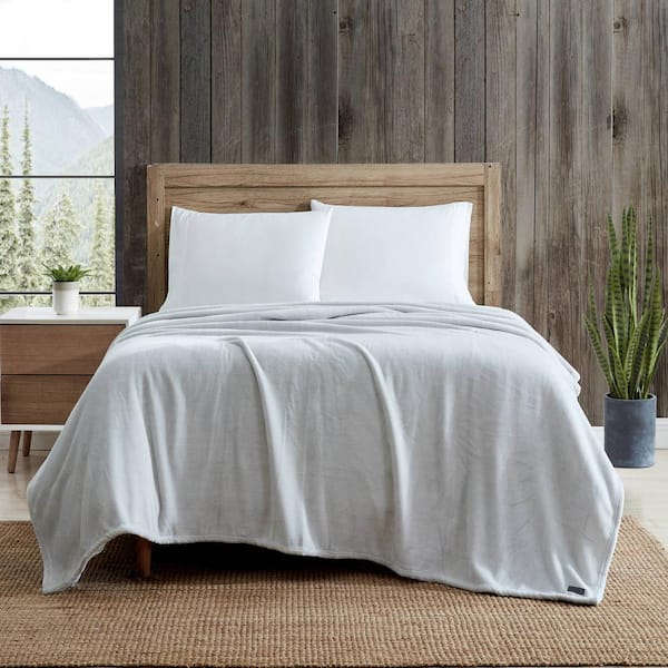 Eddie Bauer Ultra Soft Plush 1-Piece Gray Solid Microfiber King Blanket
